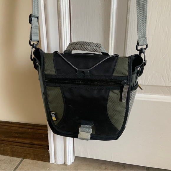 Case Logic Black and Grey Shoulder Camera Bag - Picture 2 of 7